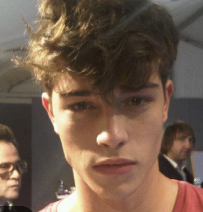 33B982B0 83E8 4404 9686 9084BCCEB29B