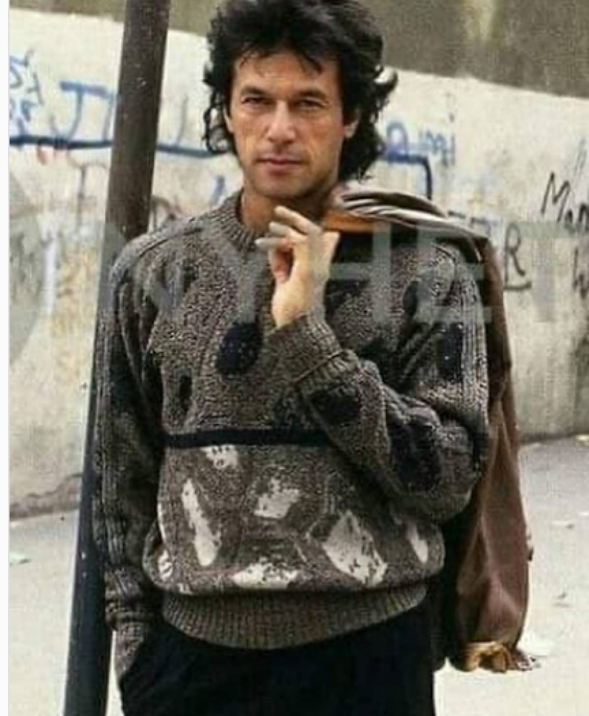 Pm imran khan takes internet by storm with old photo 1606665698 1045