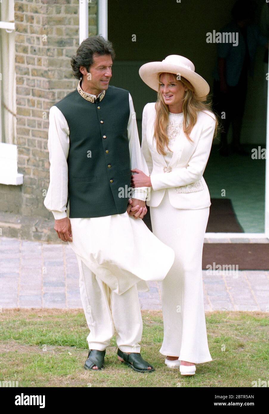 Cricketer imran khan and jemima goldsmith wedding day jemima is the daughter of billionaire si