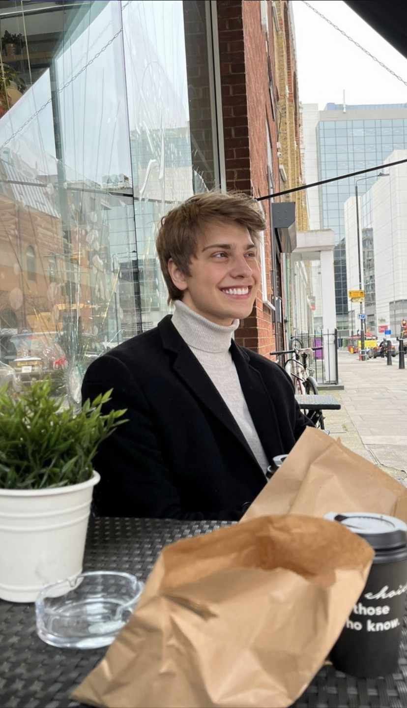 8CD879A9 E9F4 41D1 AEAB F3E6FB8827DB