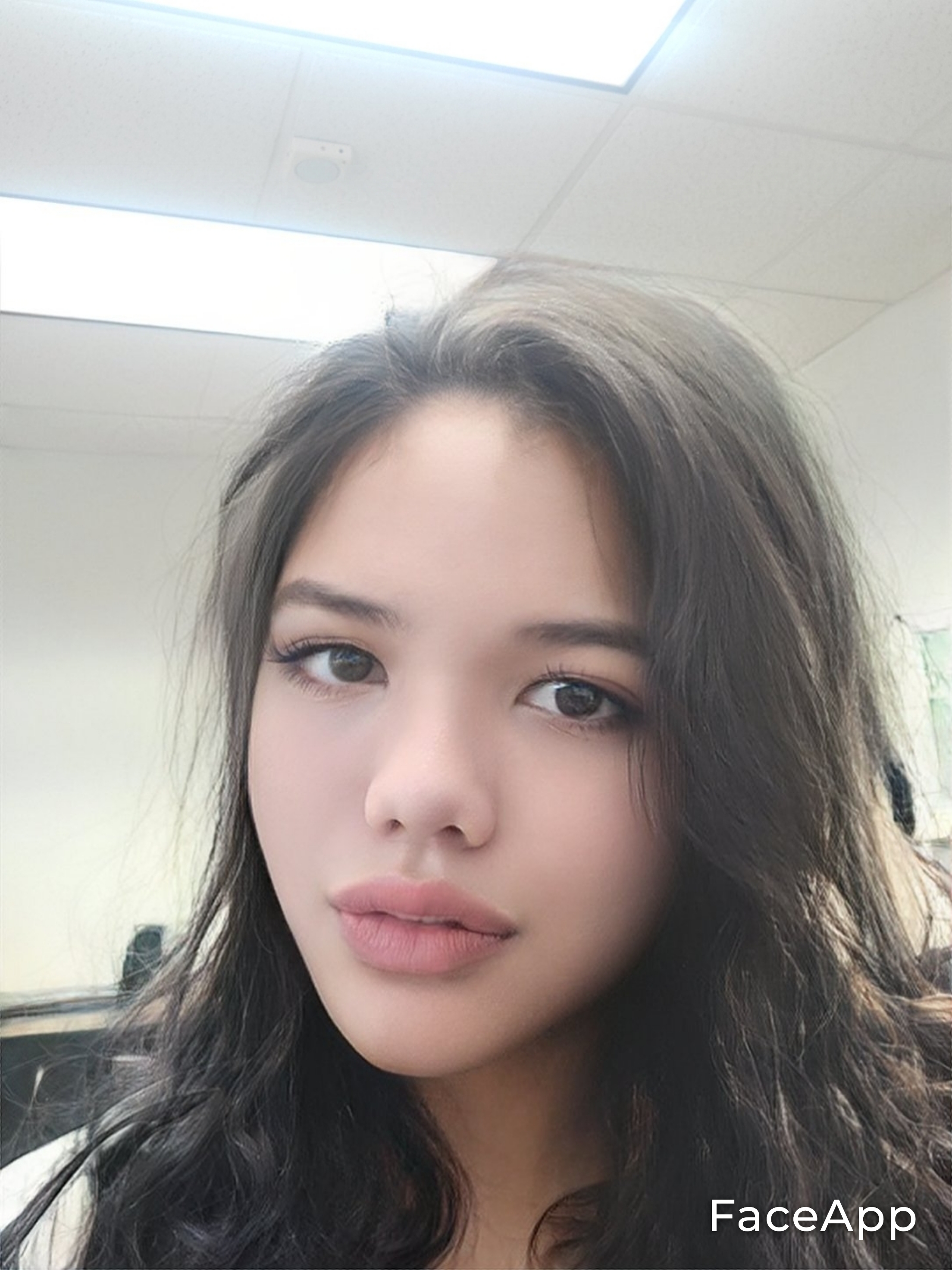 FaceApp 1683910945159