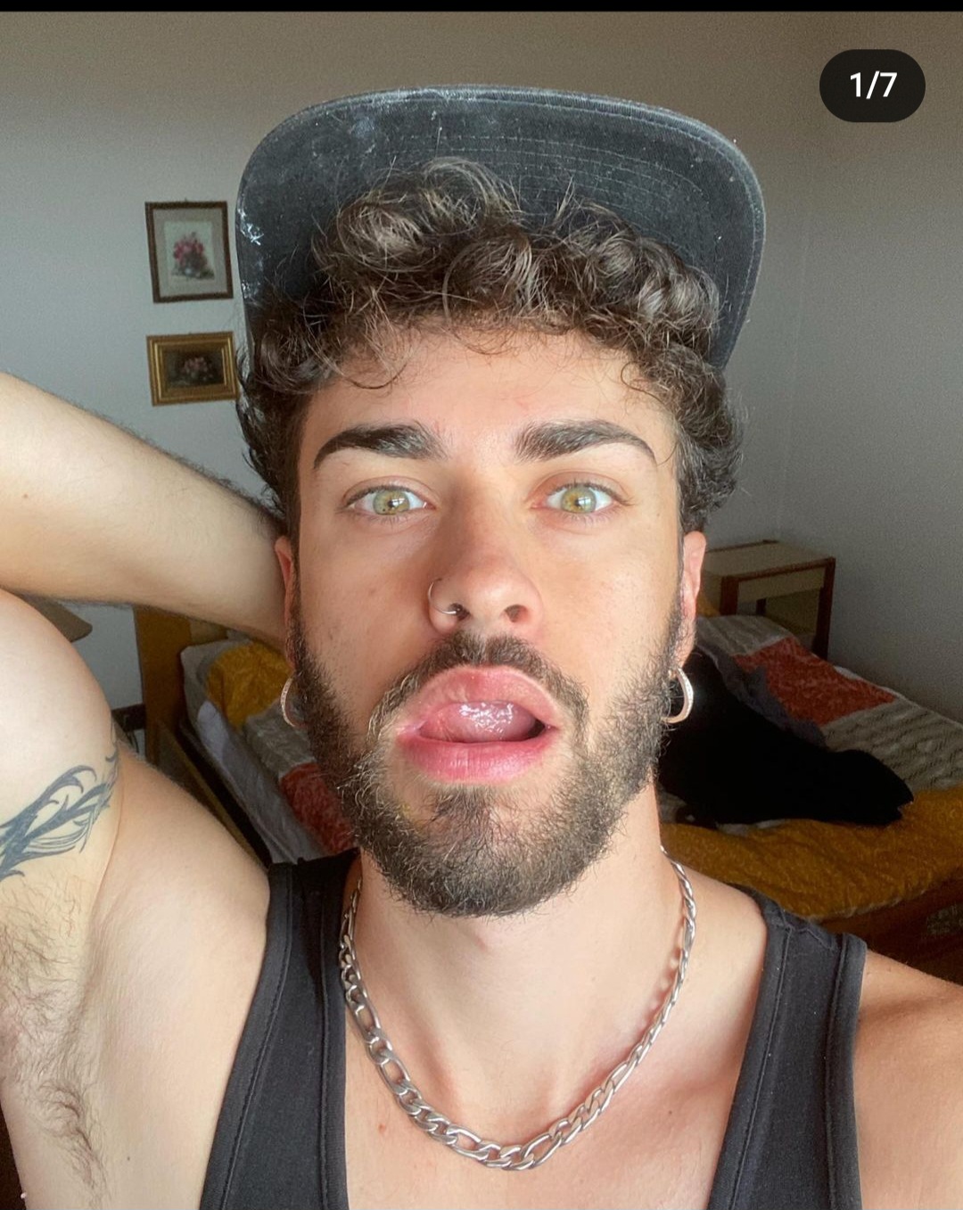 This is the peak male appeal irl, perfect masculine and pretty features ...