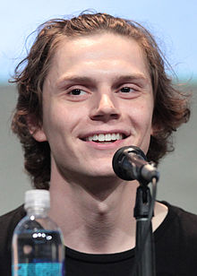 Evan Peters by Gage Skidmore 2