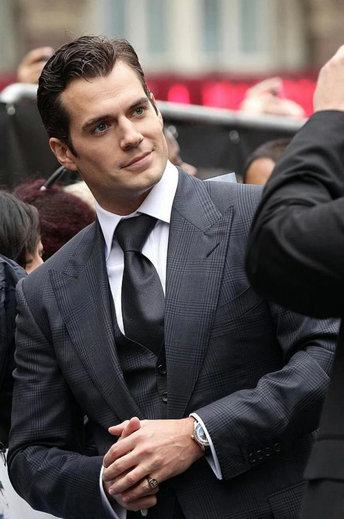 Henry Cavill .png