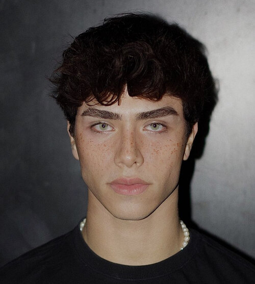 6153F7D7 9A71 40DB 8284 2638B088B215