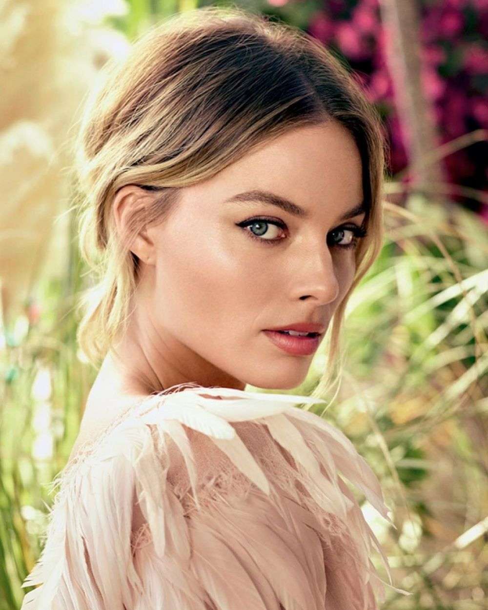 Margot robbie glamour magazine russia photoshoot 01