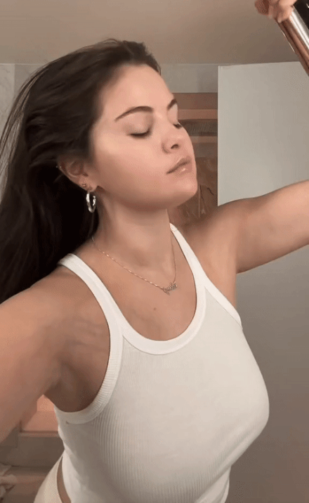 Selena gomez white tank jan 000
