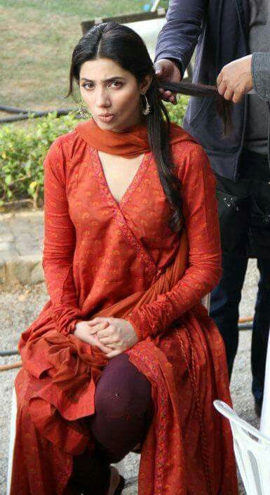 Cf480dd1855e4e7653dc45f2939a3cd6  mahira khan salwar