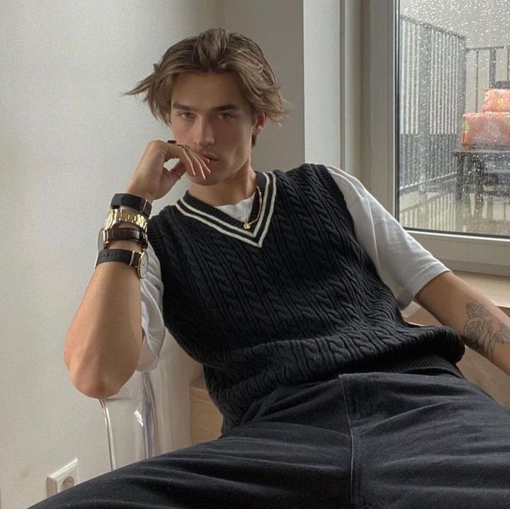 2933269 73A0E4ED E8A8 42BC 8855 6B1EBFCB3727