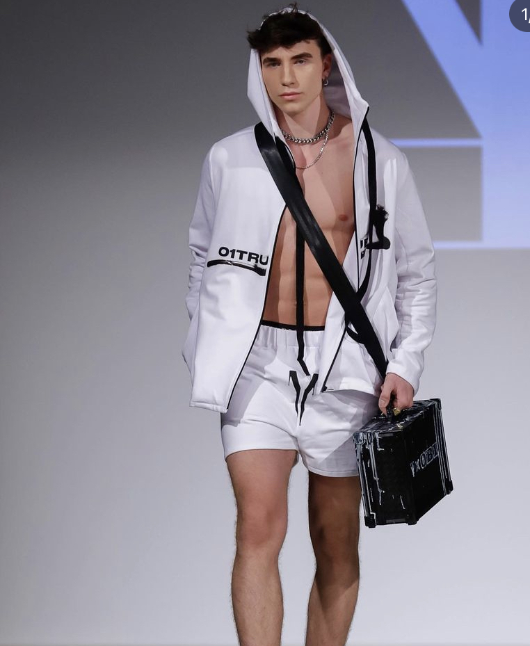 A98CC387 33DF 455C 8EDB 11E2DF2DEEC1