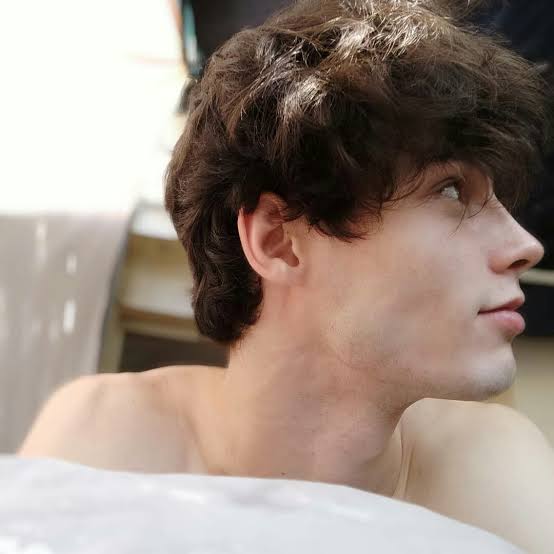 AEC21A9F D785 49A5 8982 6EBBA4A348C4