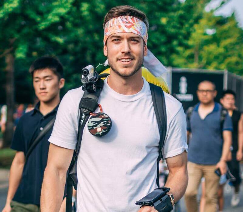 JakenbakeLIVE