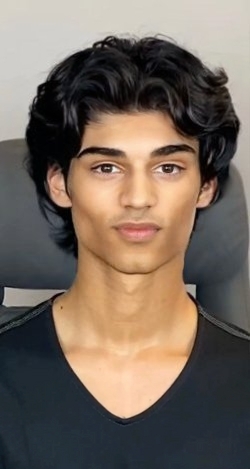 FaceApp 1687685433707