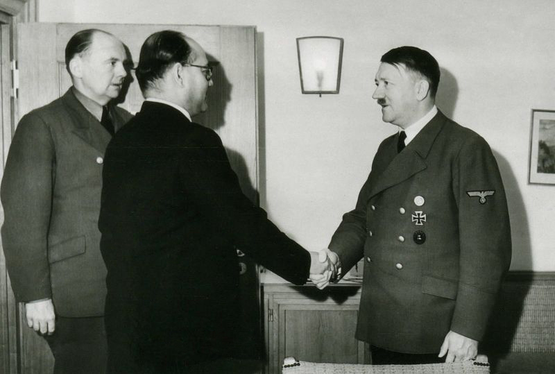 CDE330AD 441C 422F 8A3E 2BE38EA812F4