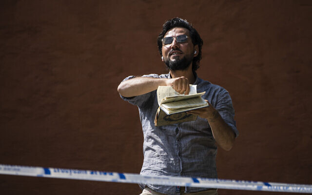 33LE9Z4 highres 640x400