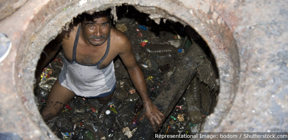Manual Scavenging 920