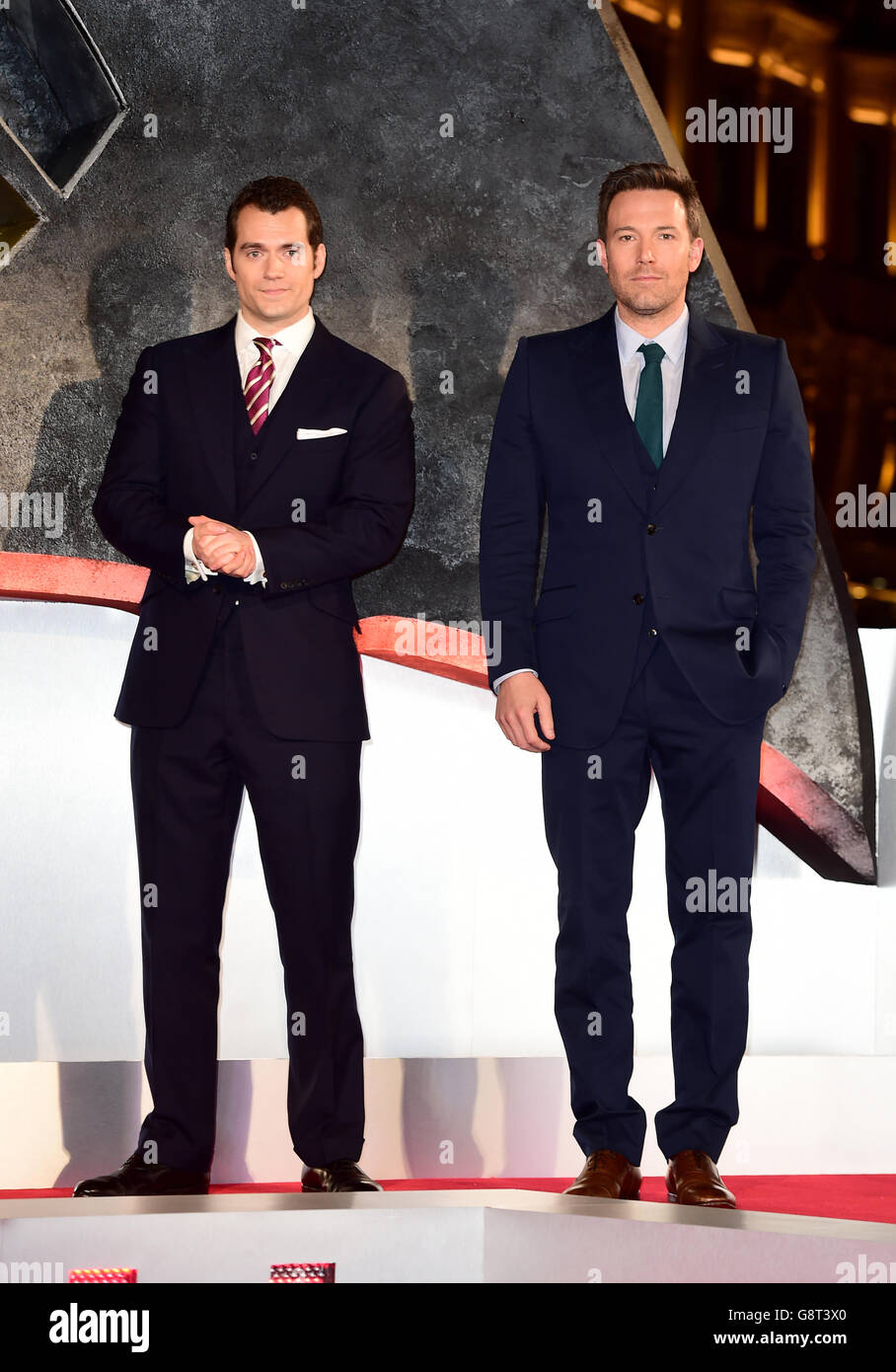 Ben affleck ed henry cavill a sinistra frequentano la prima europea batman contro superman daw