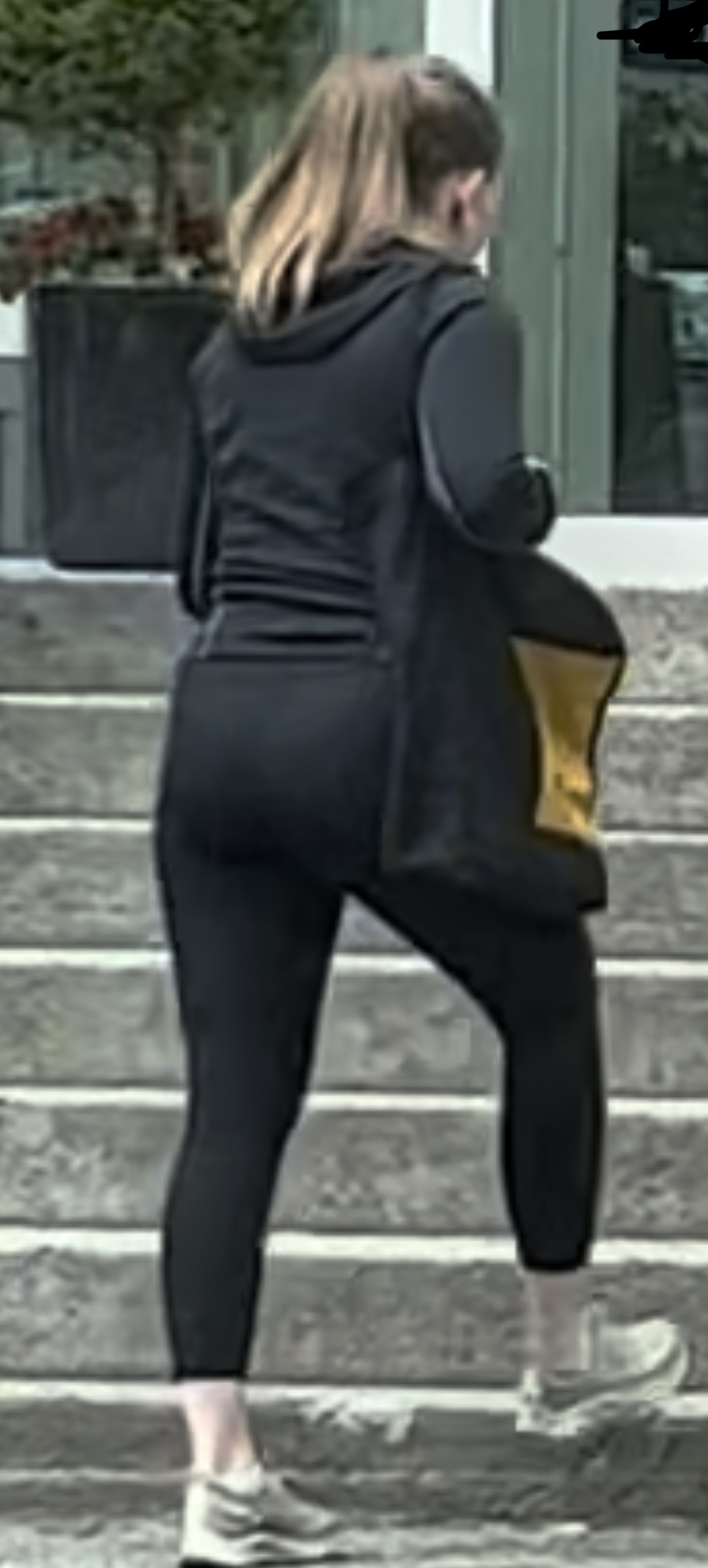 1C35F148 FD3E 4B5A 9F48 85E63B6DA300