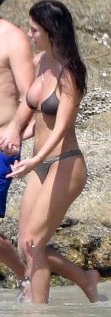 93787025 hqcelebcorner 4