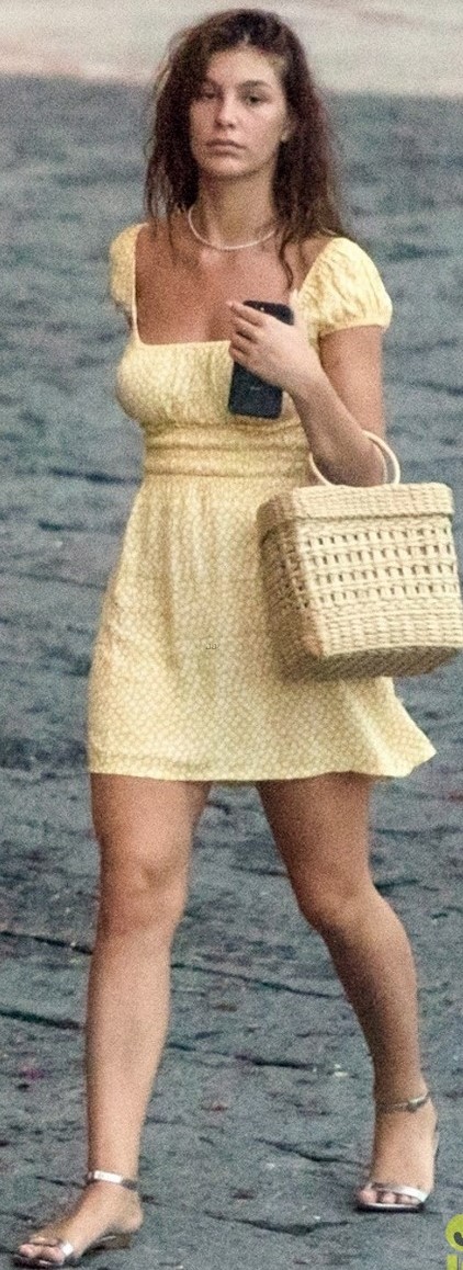 Leonardo dicaprio girlfriend camila couple up vacation 05945ff6b22a6d6f213b7a4967a117efc8