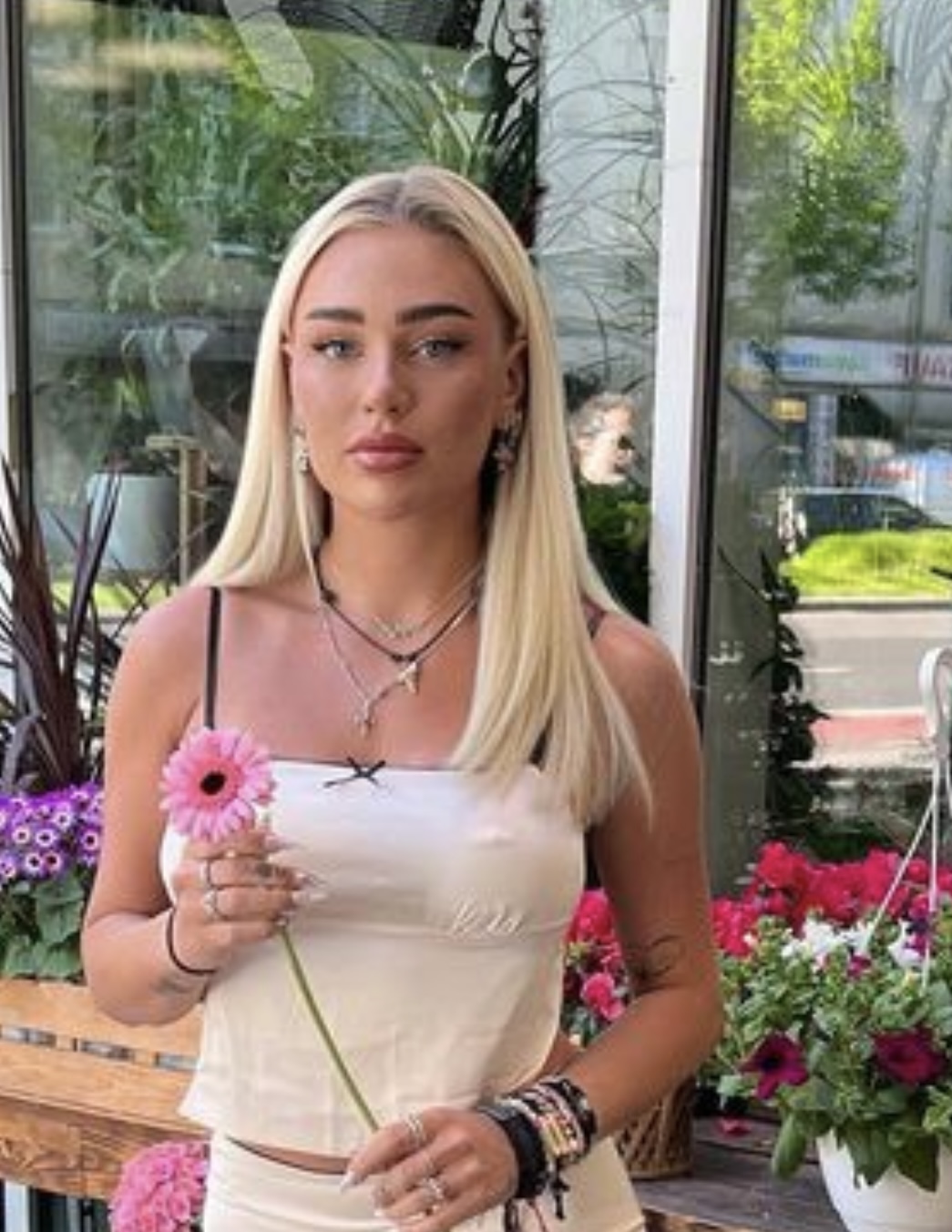 3902EA19 7311 4795 90F2 28E1E34E54E4