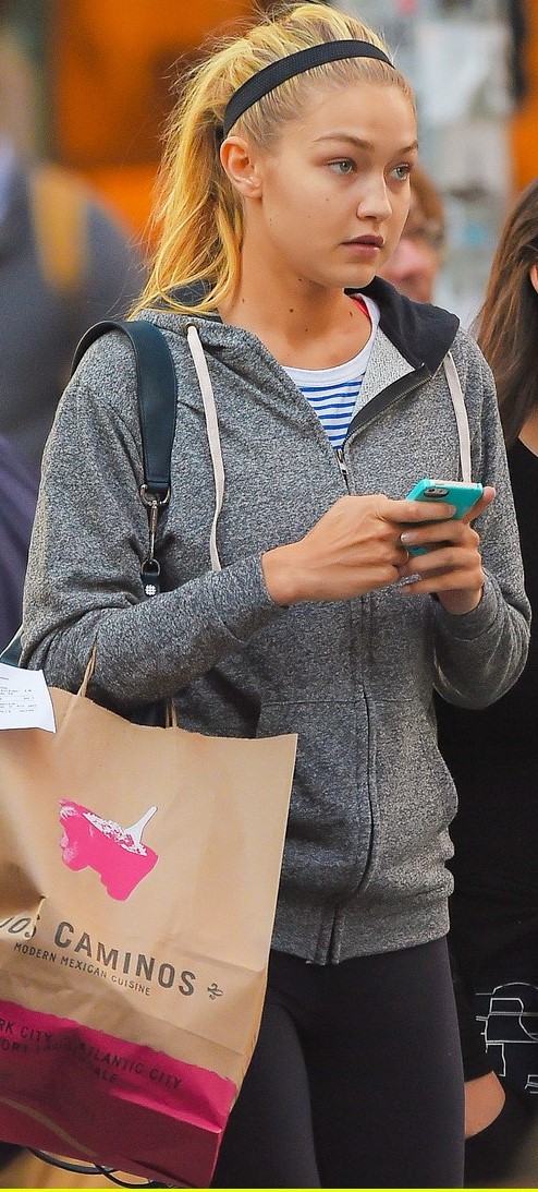 Gigi hadid loves 5 seconds of summer 09