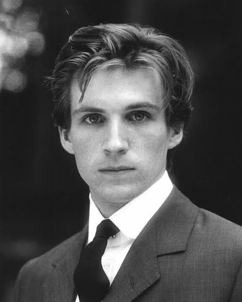 Ralph fiennes young
