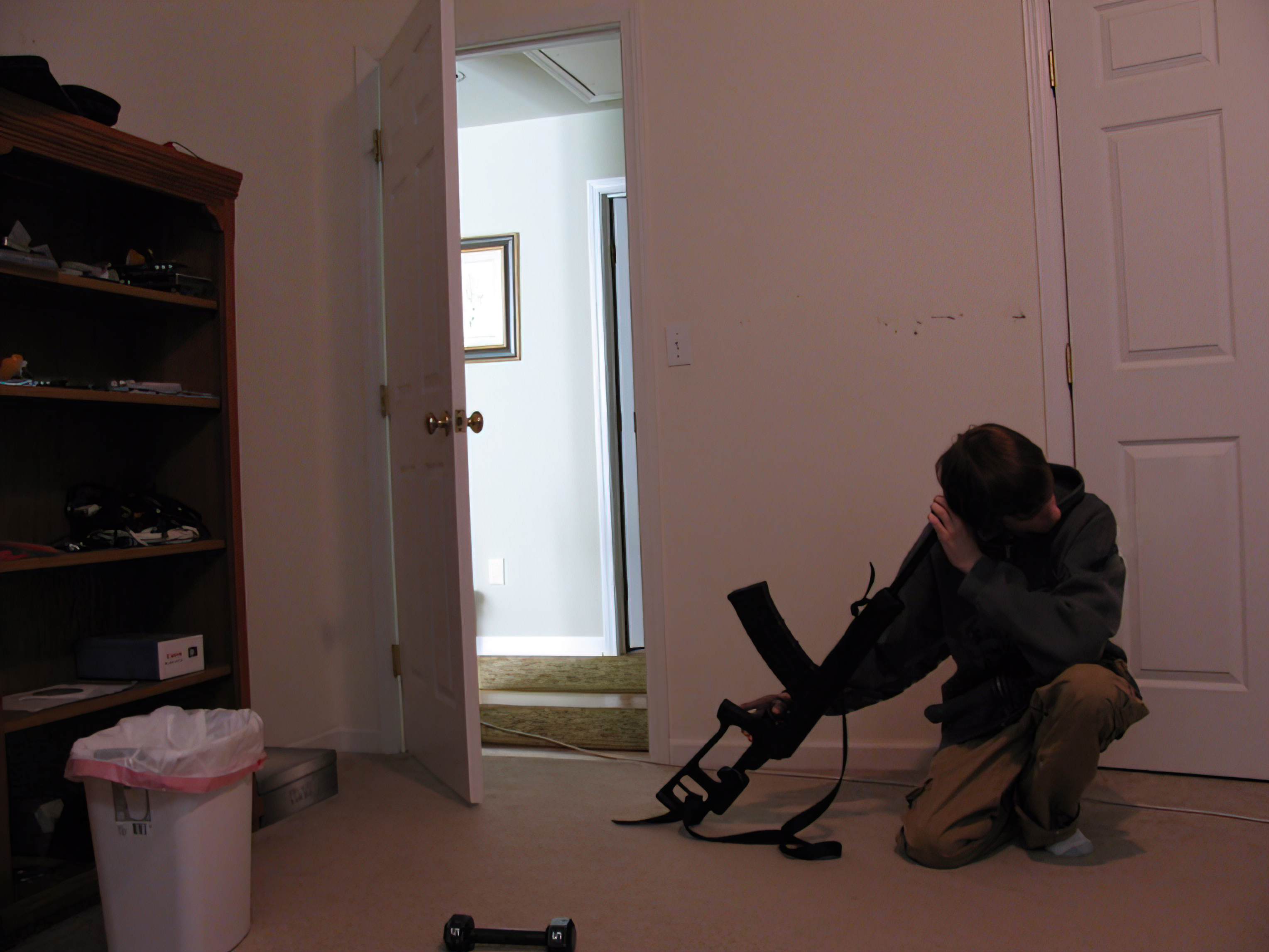 Adam Lanza suicide pose