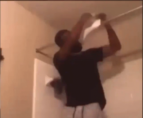 Tissue roll hangging