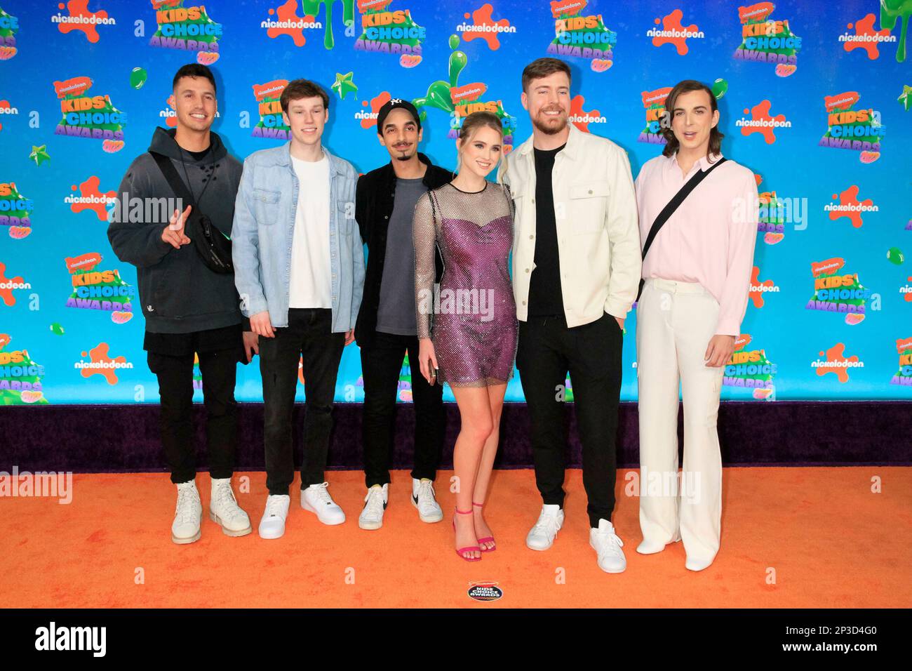 Mrbeast arrive aux kids choice awards 2023 de nickeodeon au microsoft theatre los angeles usa 