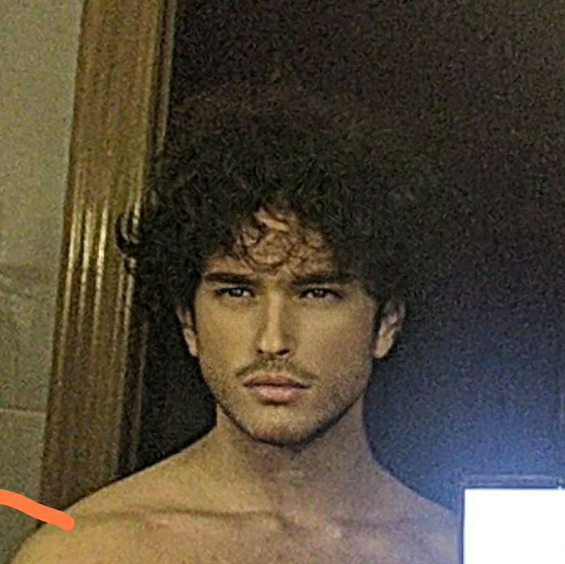 FaceApp 1689792569017