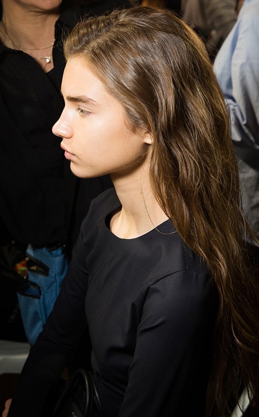 Givenchy backstage 38813955 683xff6bbf4c485874c713b83e88d34f3799