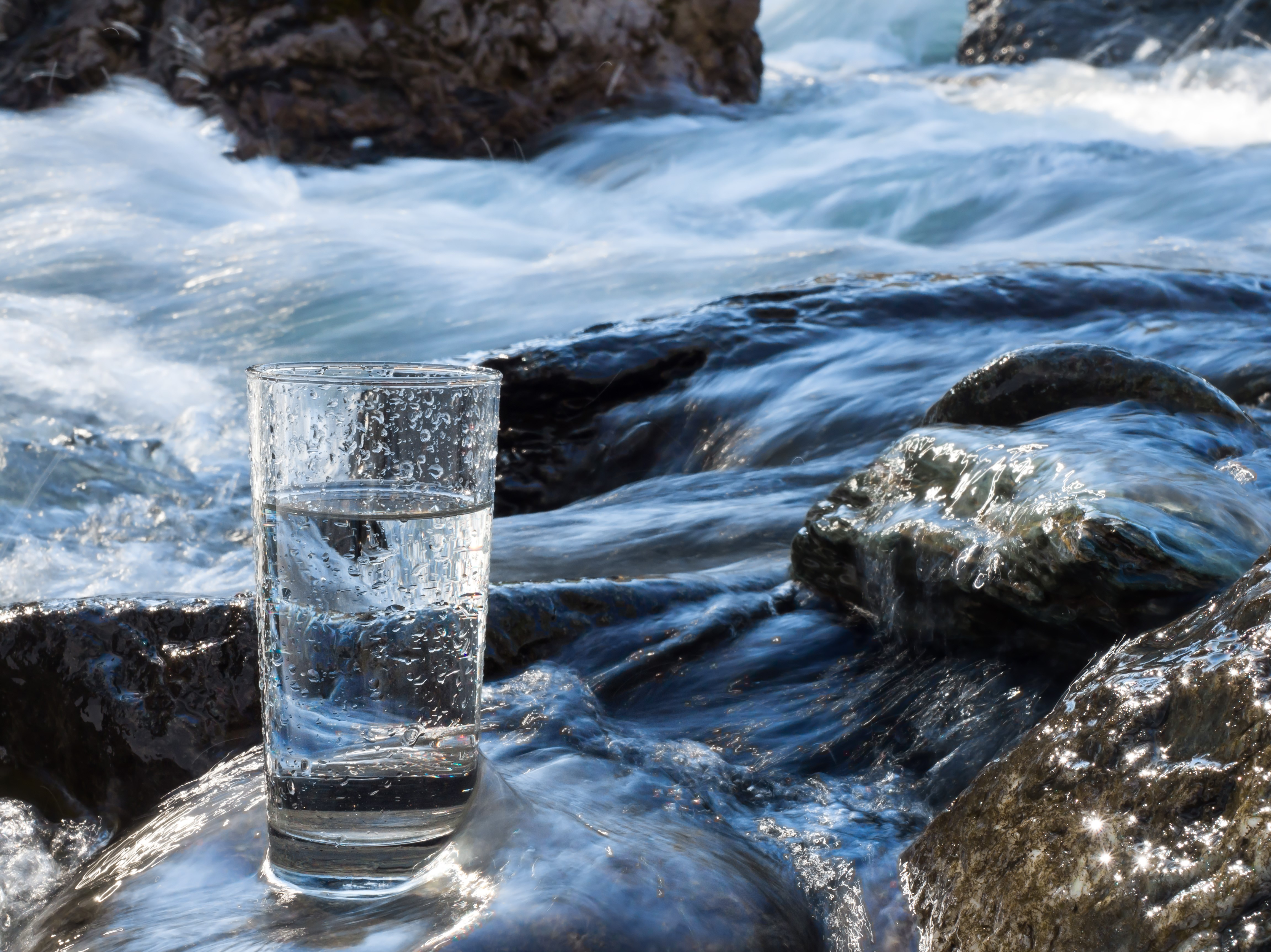 AdobeStock 93393895  Natural water in a glass Copyright Arttim 2
