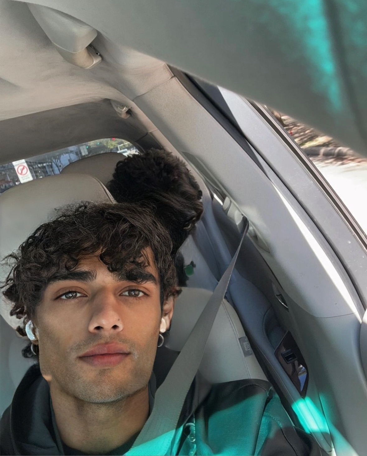 FaceApp 1690666537657