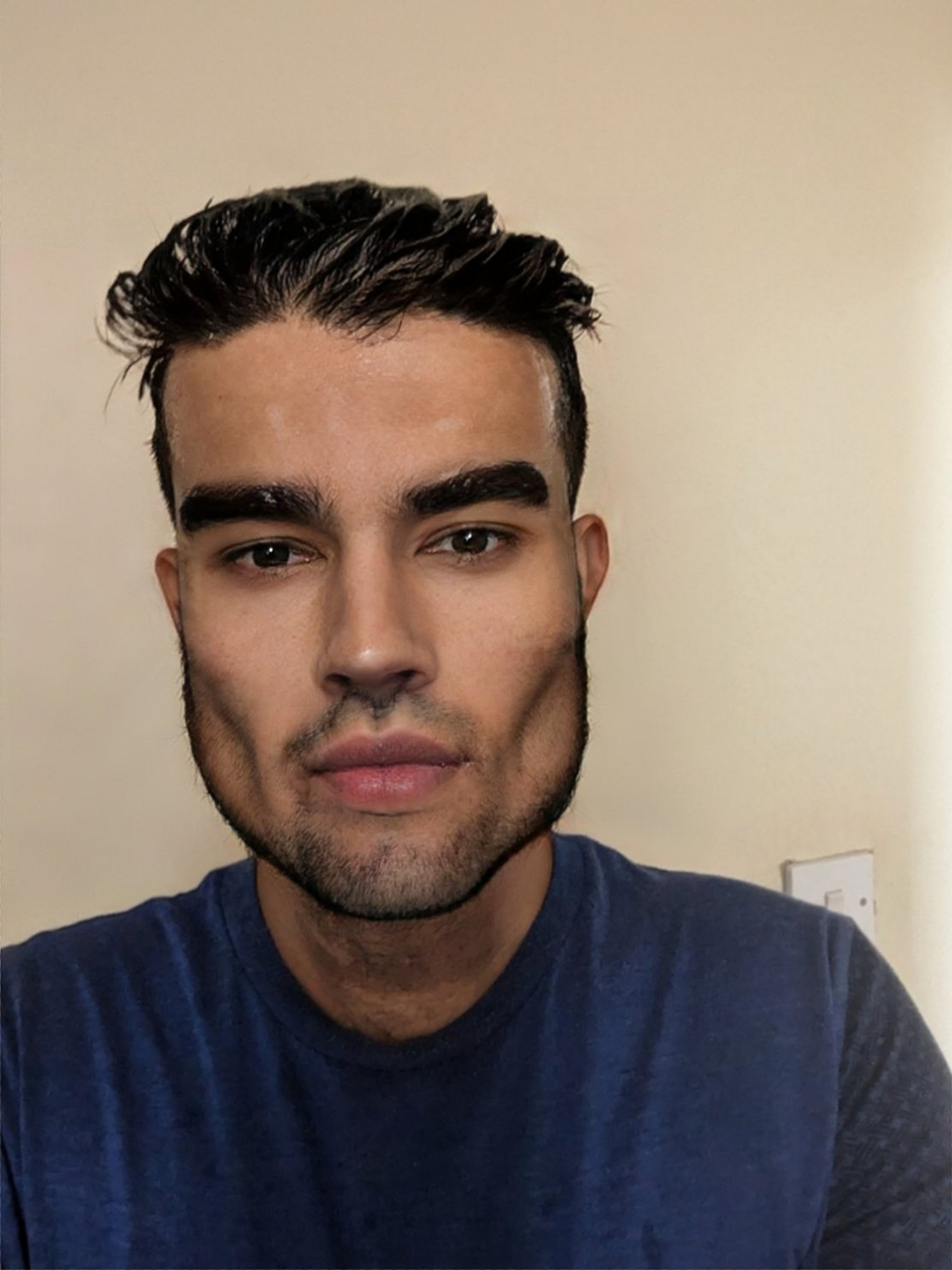 FaceApp 1690744040386