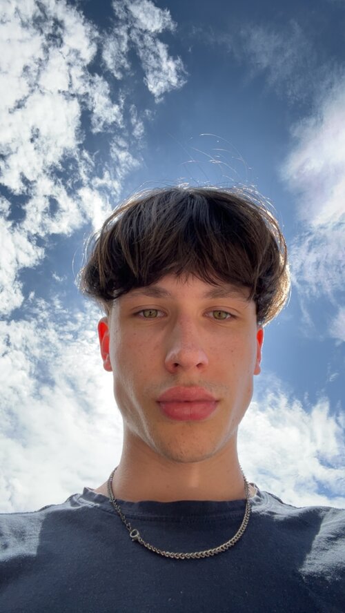 Facetune_06-07-2023-16-54-40.jpeg