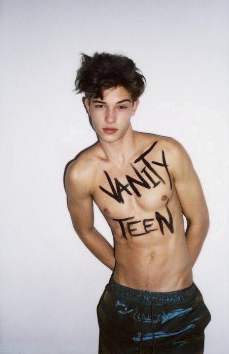 Tumblr mor0rhbtBt1qbhaedo1 500