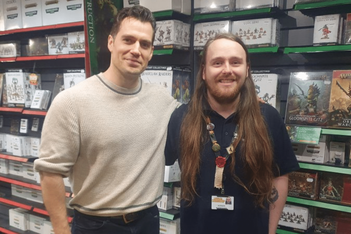 Henry Cavill tiene un simpatico encuentro con un fan y se vuelve viral