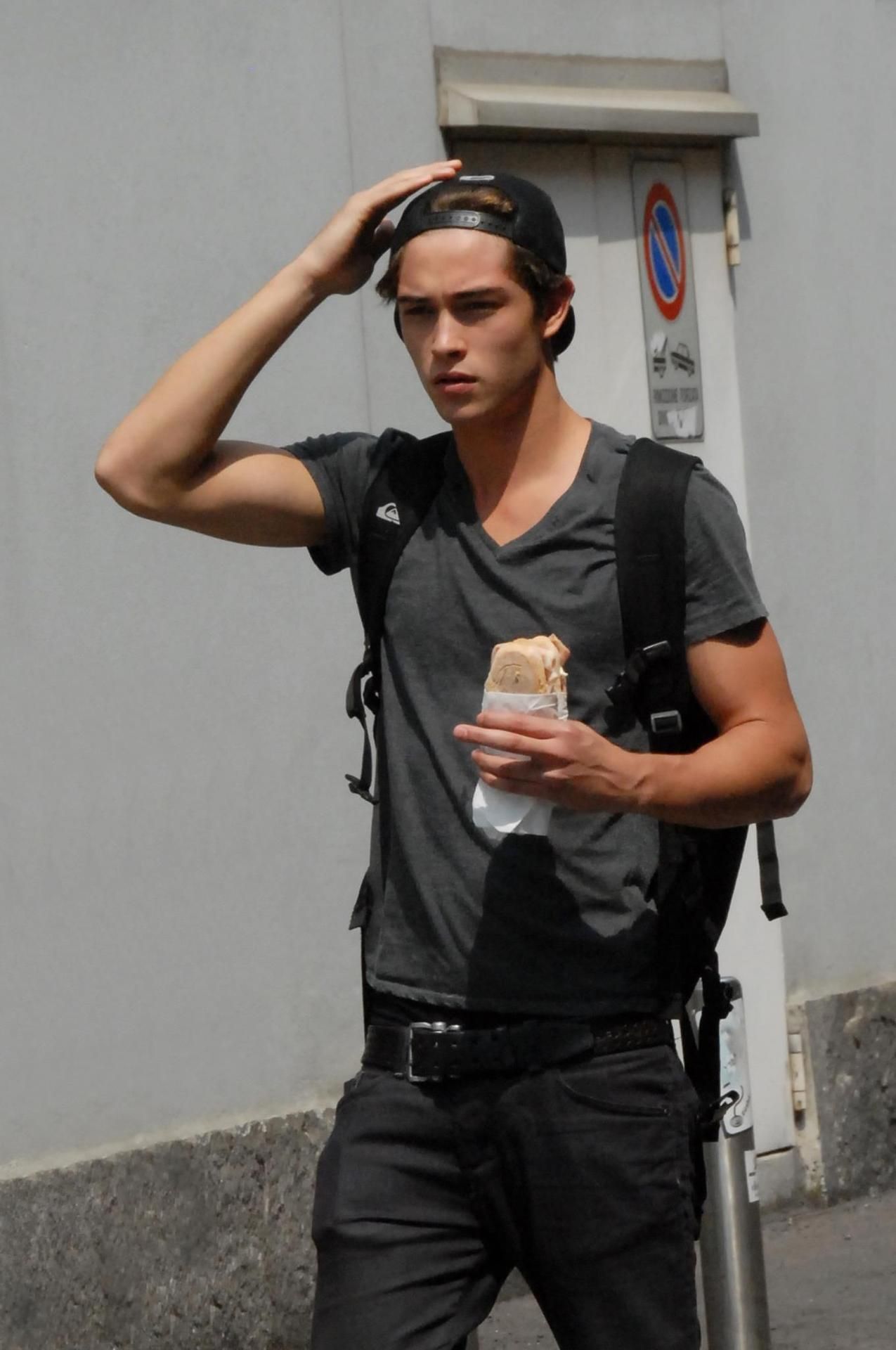 E27d740edc101168830c12981303772f