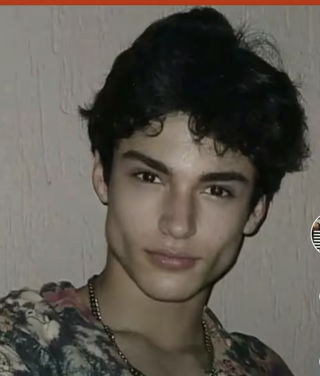 7F3D7BF2 4BC8 47A4 9A36 9DE6A08DECCD