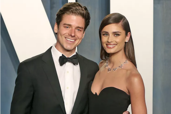 Screenshot 2023 08 17 at 19 31 35 Victorias Secret Model Taylor Hill Marries Daniel Fryer at 