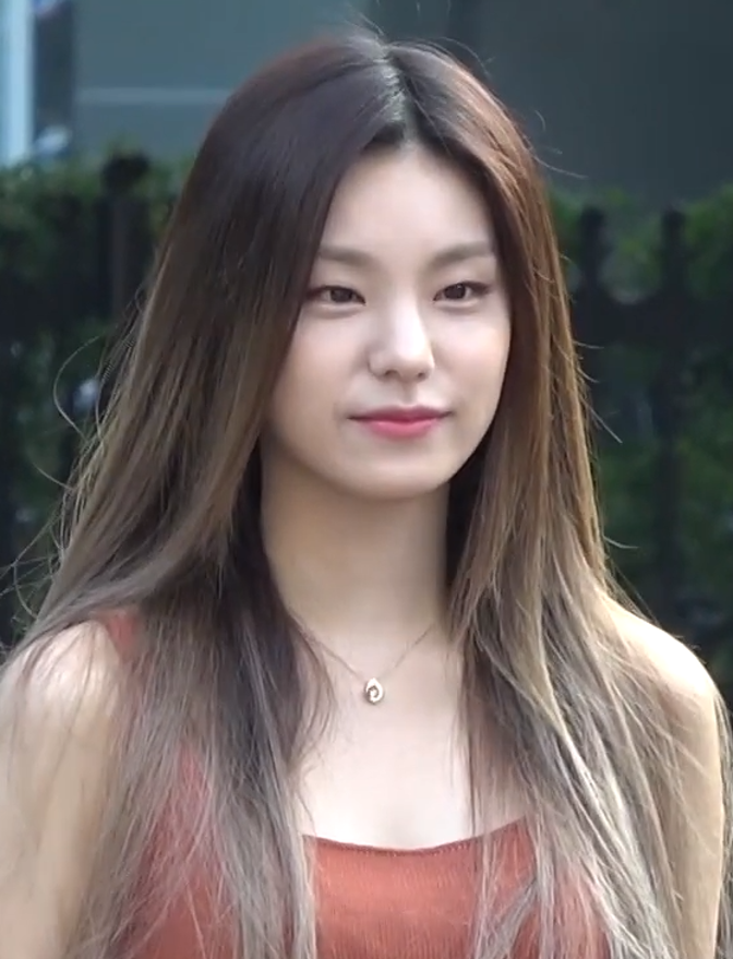 Hwang Ye ji going to a Music Bank recording on August 8 2019 2