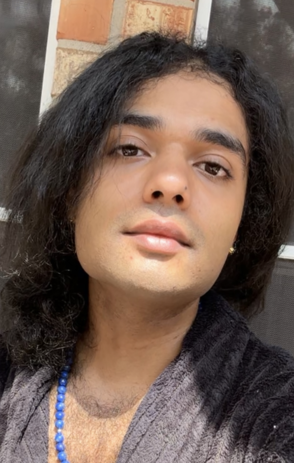 EB200416 B211 45EB BD18 7AC81E1E762B