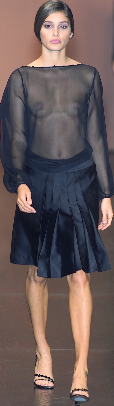 Korina Longin Feet 3434410