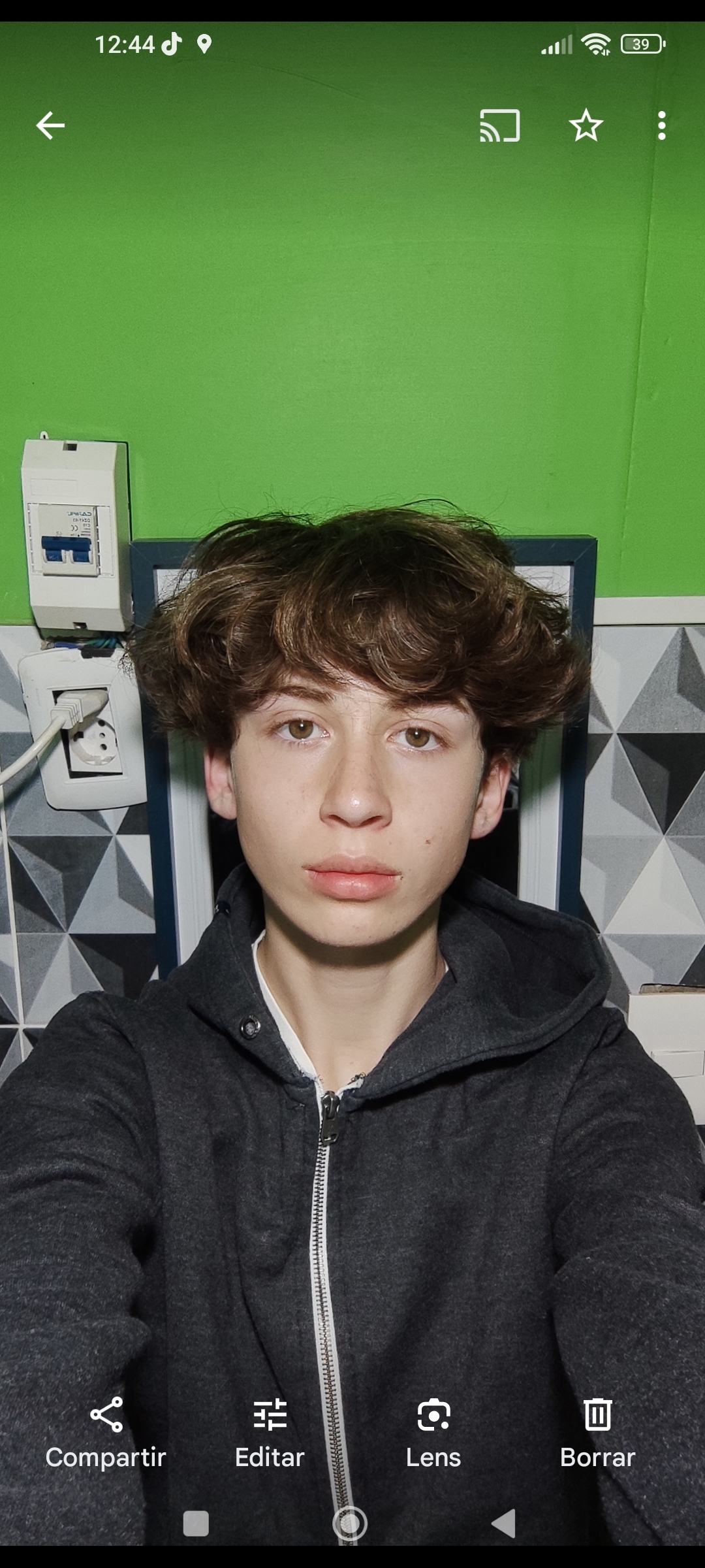 FaceApp 1694879144919