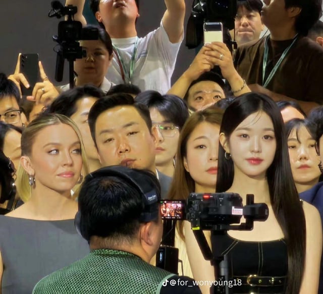 What feature s of jang wonyoung do you think makes her v0 b5a9yy4drieb1