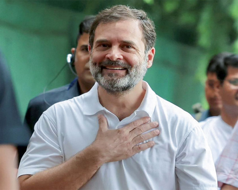 1696521106654