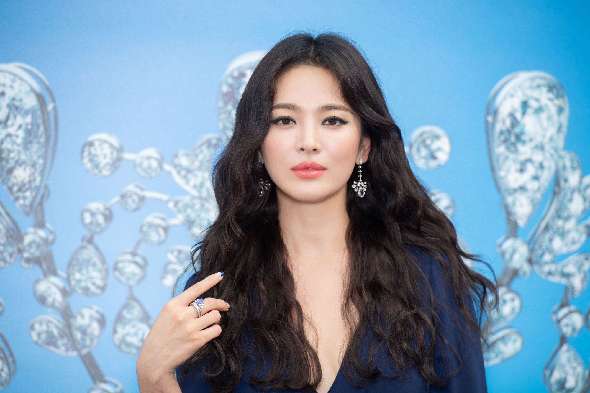 18131010 monaco song hye kyo 1 cover 2000x1333