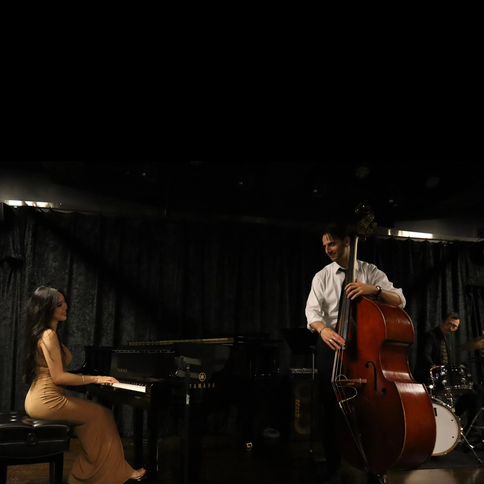 1000g0082fg7agfeh400049knb7vrp2v5i30a0bg