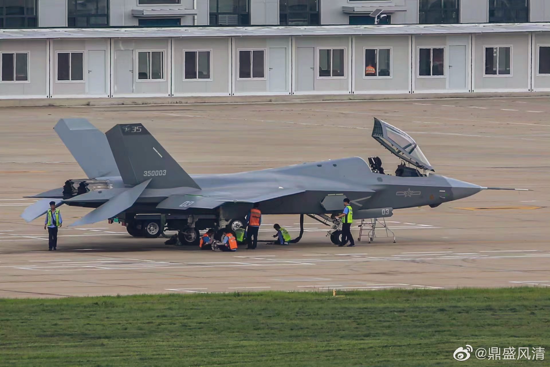 J 35 Fighter China PLANAF 1